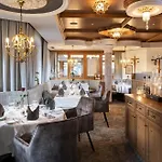 Hotel Alpenjuwel Jäger 4*