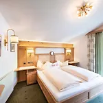 Alpenjuwel Jäger Hotel Tux