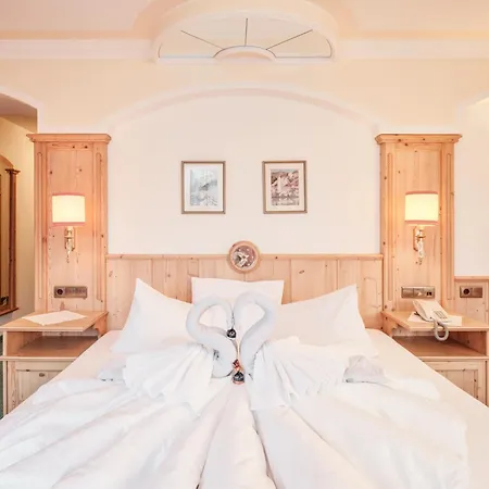 Szálloda Alpenjuwel 4 Sterne Superior Tux