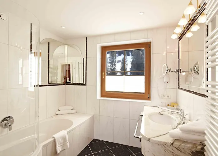 Alpenjuwel 4 Sterne Superior Szálloda Tux