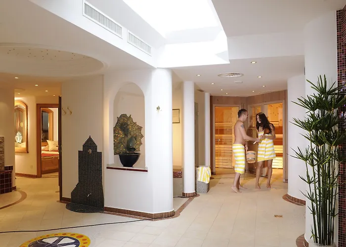 Alpenjuwel 4 Sterne Superior Szálloda Tux