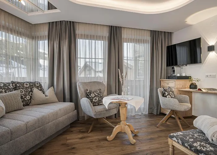 Alpenjuwel 4 Sterne Superior Szálloda Tux